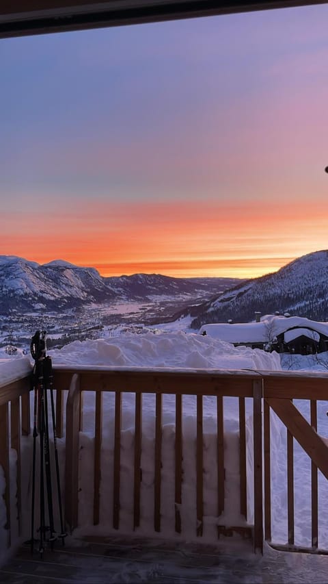 Natural landscape, Winter, View (from property/room), Mountain view, Sunrise