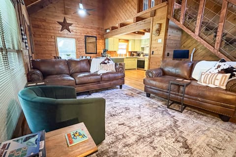 Little Bit of Lake, Whole Lotta Texas House in Lake Lyndon B Johnson