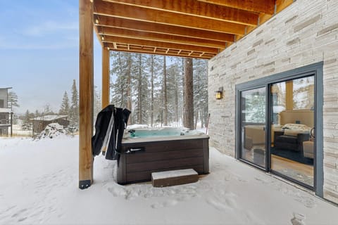 Summer Skjol & Ski Haus House in North Lawrence