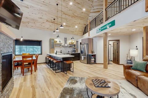 Summer Skjol & Ski Haus House in North Lawrence