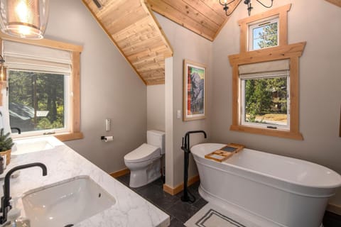 Toilet, Bathroom, Bath