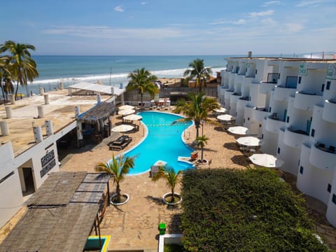 Property building, View (from property/room), Sea view, Swimming pool, sunbed