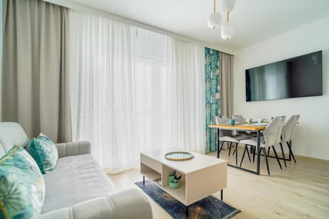 TV and multimedia, Living room, Dining area