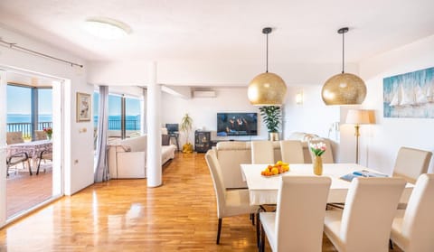 TV and multimedia, Living room, Seating area, Dining area, Sea view