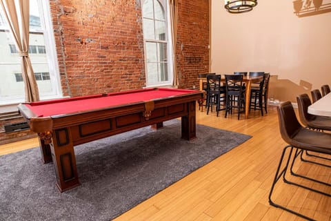 Luxurious Downtown Condo by Georgia St House in Indianapolis