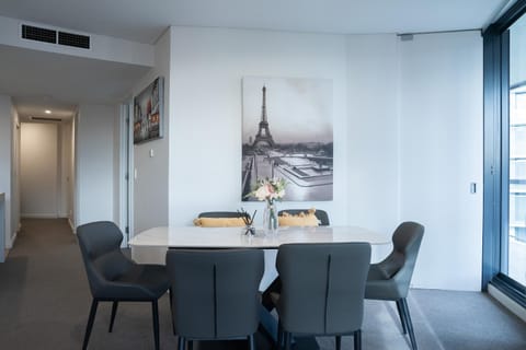 Living room, Seating area, Dining area