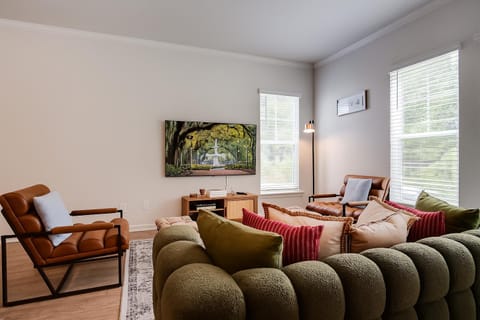 TV and multimedia, Living room, Seating area