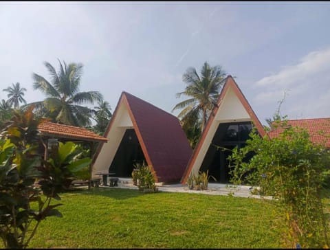 Property building, Natural landscape, Garden, Garden view