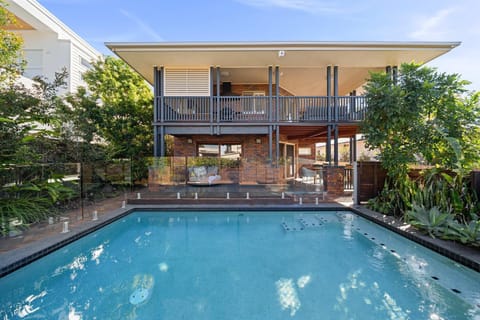 Property building, Patio, Garden, Balcony/Terrace, Garden view, Pool view, Swimming pool, Swimming pool