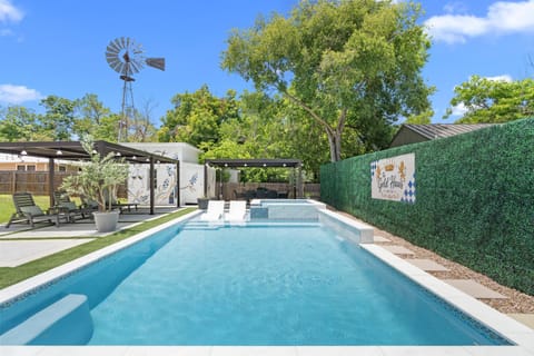 Swimming pool