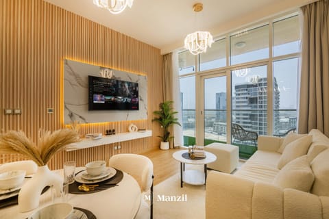 TV and multimedia, Living room, Seating area, Evening entertainment