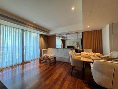 Living room, Seating area, Dining area