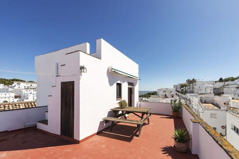 Property building, View (from property/room), View (from property/room), Balcony/Terrace, Balcony/Terrace, Dining area, City view, City view, Landmark view, Landmark view, Mountain view, Mountain view, Street view, Street view