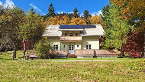 Property building, Day, Natural landscape, Garden, Garden view