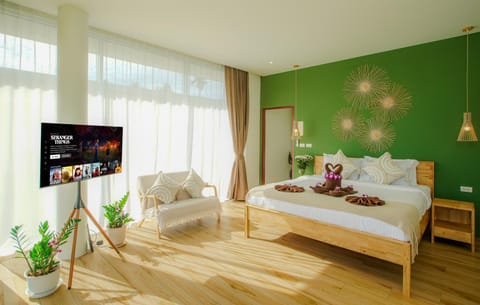 Photo of the whole room, Bedroom