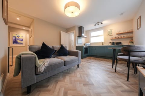 Seating area, Dining area, kitchen