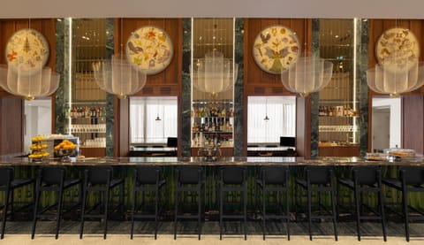Lounge or bar, Drinks