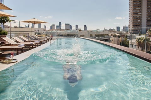 Swimming pool, Swimming pool