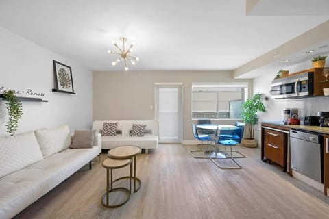 Kitchen or kitchenette, Living room, Seating area