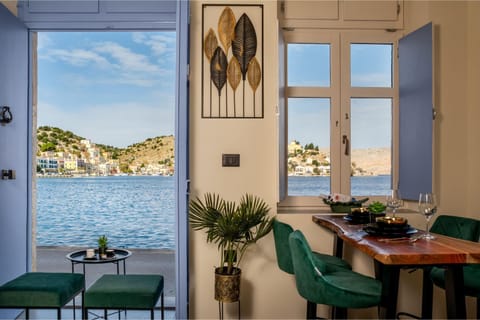 Seating area, Dining area, Sea view