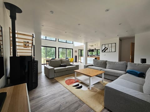Living room, Seating area
