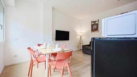 TV and multimedia, Kitchen or kitchenette, Living room, Dining area