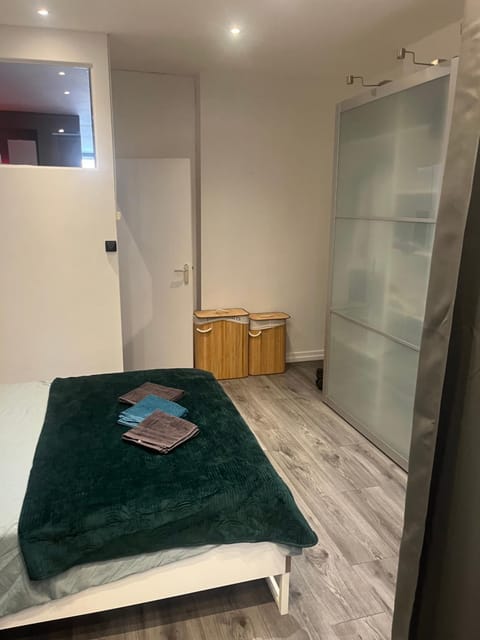 Bed, Bedroom, wardrobe