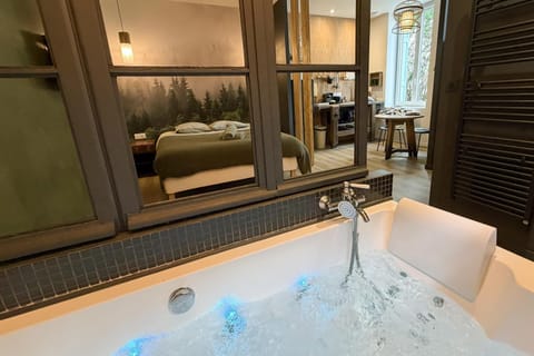 Hot Tub, Hot Tub, Bath