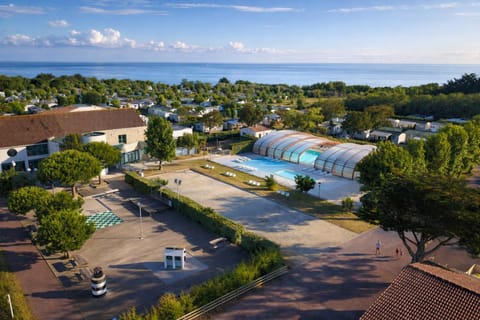 Bird's eye view, Swimming pool