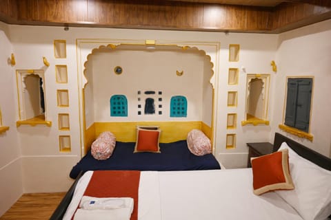 Photo of the whole room, Seating area, Bedroom, towels