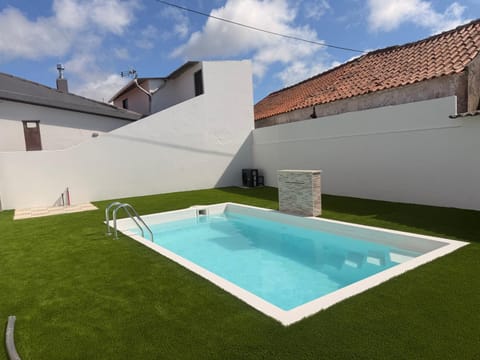 Day, Pool view, Swimming pool, Swimming pool, sunbed