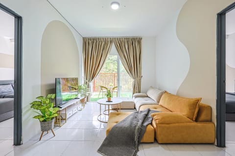 Property building, TV and multimedia, Living room, Seating area, Family, Family