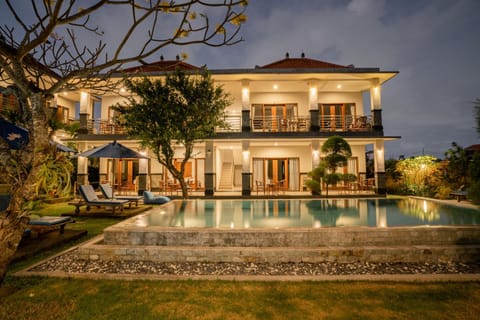 Property building, Garden, Pool view, Swimming pool