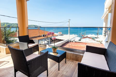 View (from property/room), Balcony/Terrace, Sea view
