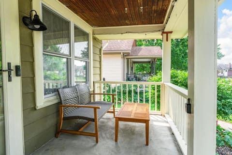 The Paper Plane Pool - Sauna - Poker Room - Sleeps 8 House in Kettering