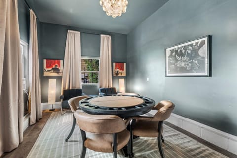 Living room, Seating area, Dining area