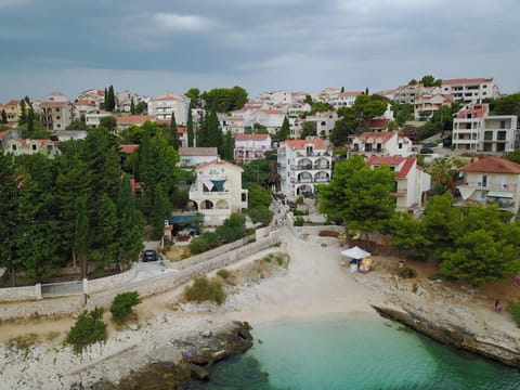 Neighbourhood, Bird's eye view, Street view