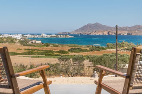 Property building, Patio, Facade/entrance, Neighbourhood, Natural landscape, Balcony/Terrace, Sea view