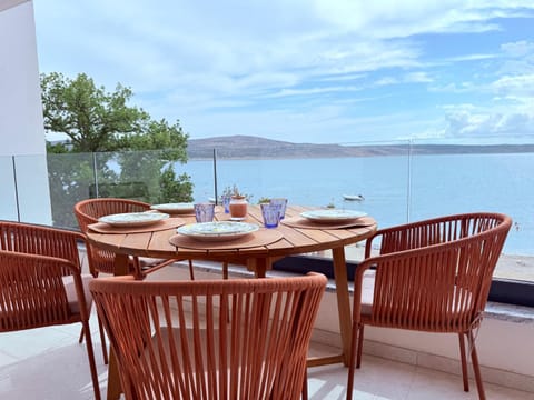 Natural landscape, Balcony/Terrace, Balcony/Terrace, Seating area, Sea view