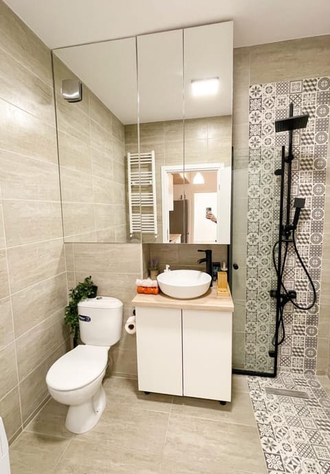 Shower, Toilet, Bathroom