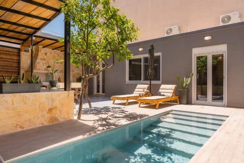 Day, Swimming pool, Swimming pool