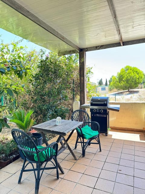 Cottage burned wood Apartment in Benalmadena