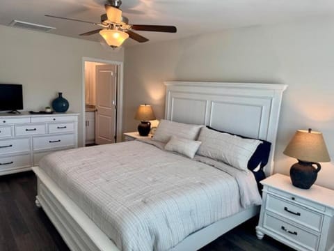 Surfside Kottage House in Garden City