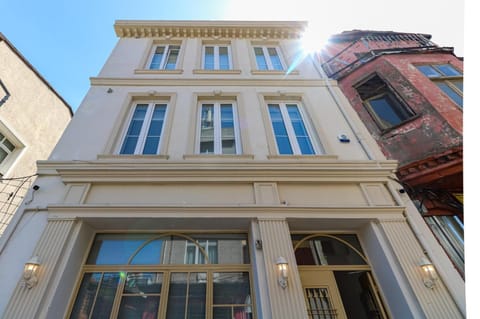 Property building, Day