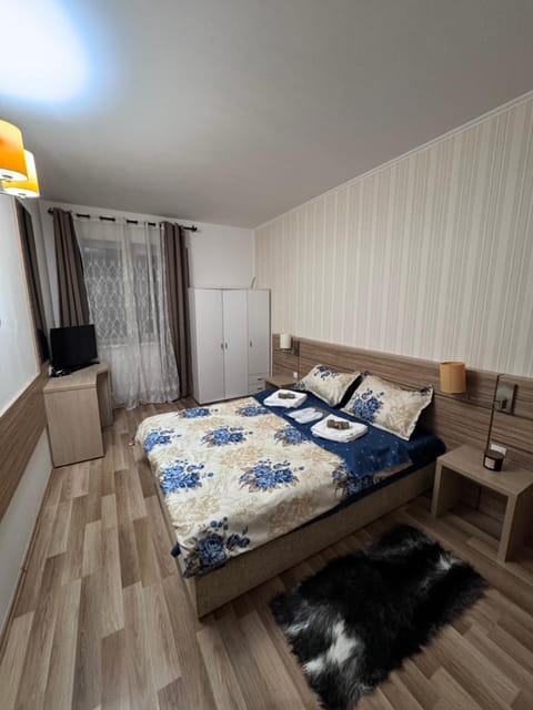 TV and multimedia, Photo of the whole room, Bedroom, towels