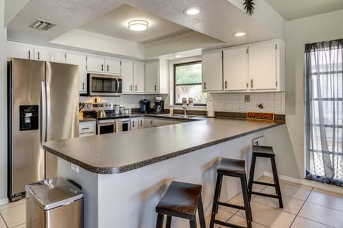 Walk to Sugar Sands Retreat in Fort Myers Beach House in Estero Island