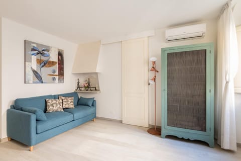 Living room, Seating area, wardrobe, air conditioner