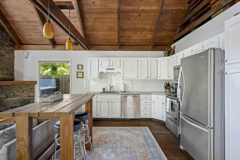 Whispers on the Sandy House in Mount Hood Village