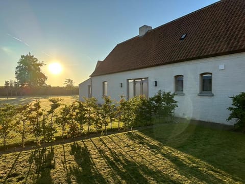 Property building, Garden, Balcony/Terrace, Garden view