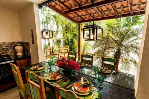 Garden, Garden, Kitchen or kitchenette, Dining area, Garden view